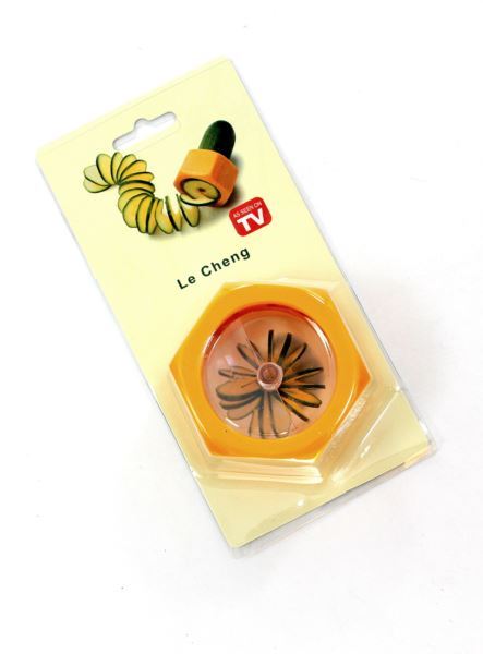 komm/e32ż temperówka do warzyw żółta CARVING